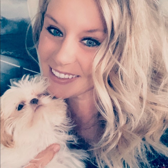 Meet your Posher, Amanda - Picture 16 of 16